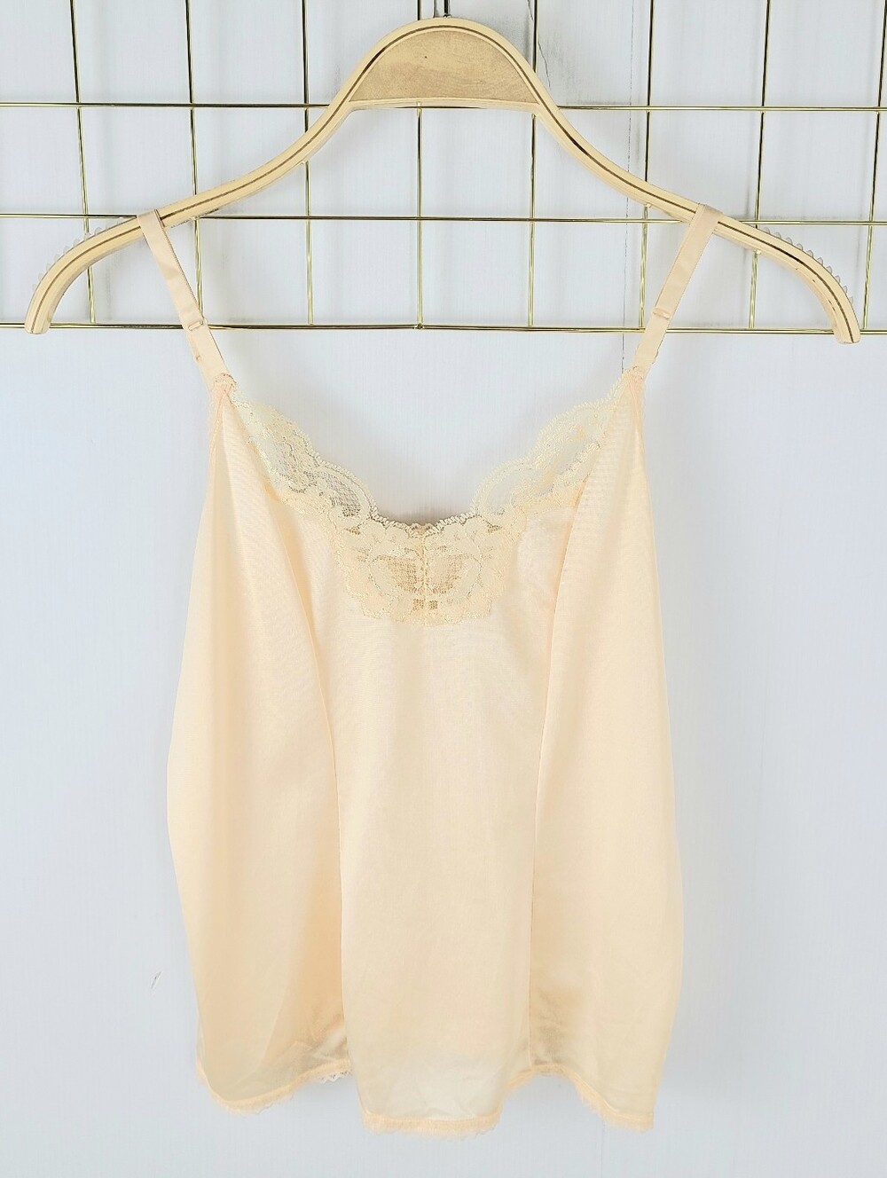 Vintage Hanes Her Way Cream Lace Trim 60s 70s USA Camisole Top